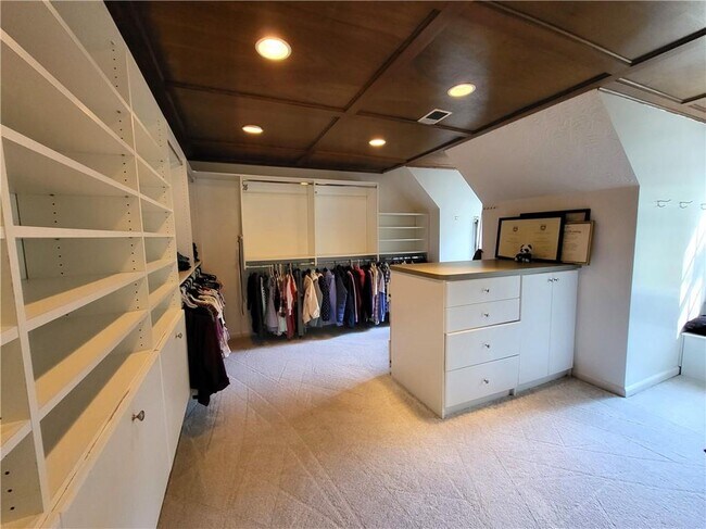 Building Photo - 363 Indian Hills Trail