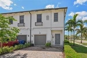 Building Photo - 689 SW 11th St