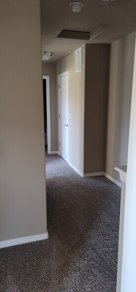 Building Photo - 3039 Upland Dr