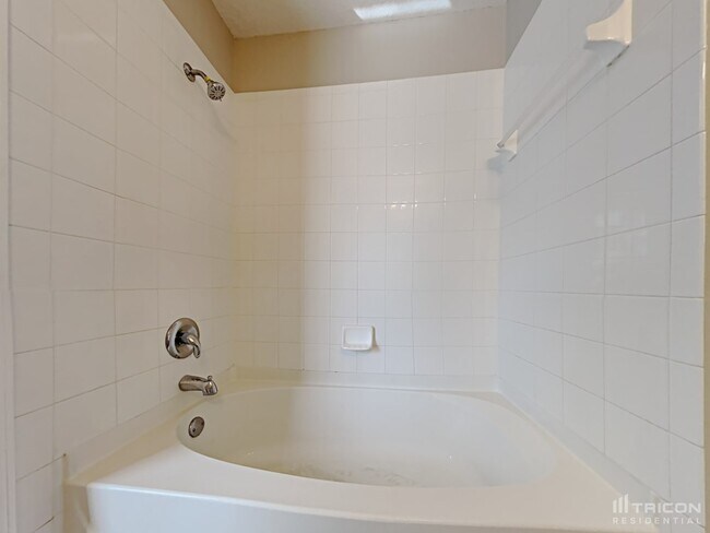 Building Photo - 10041 Creek Bluff Dr