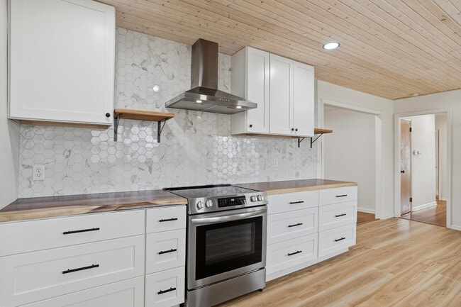 Building Photo - 101 Heather Ln