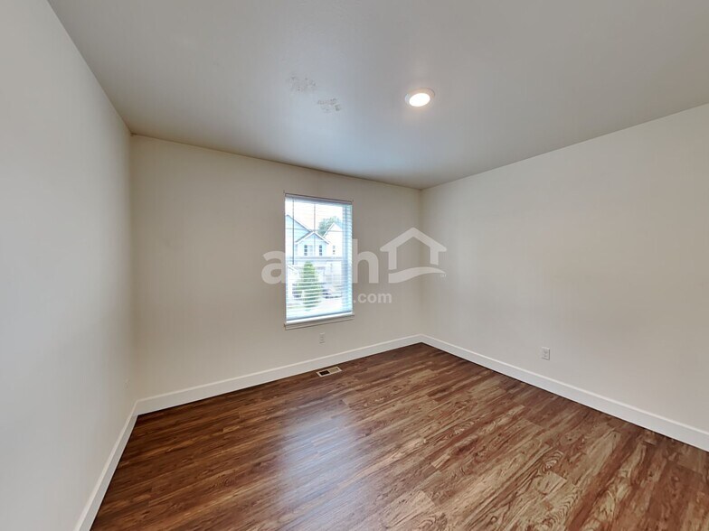 Building Photo - 10605 138th St Ct E
