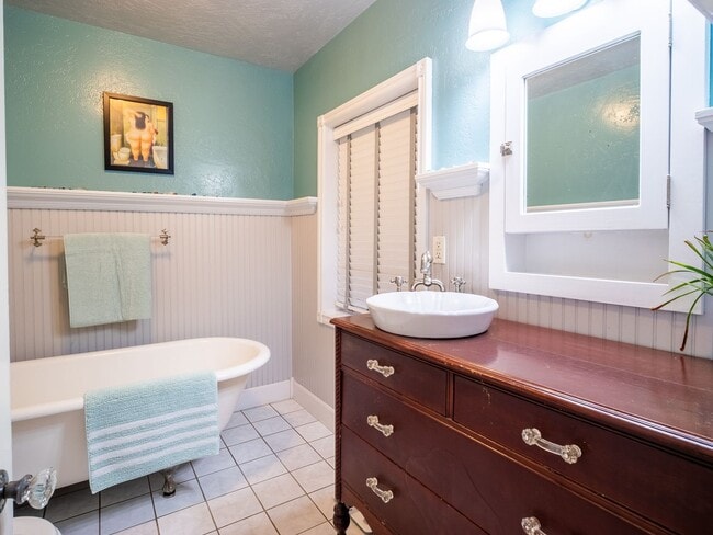 Building Photo - Coming soon! Large historic farmhouse- 5 b...