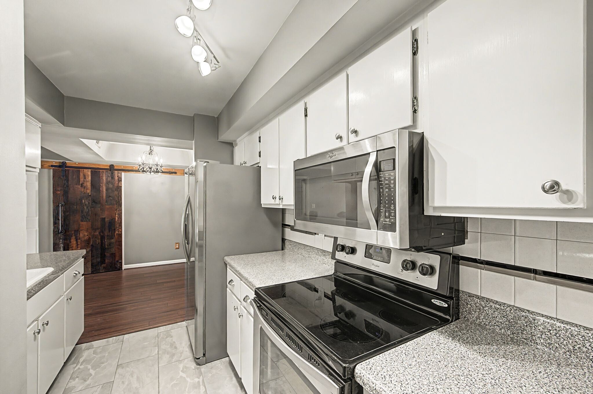 Building Photo - 265 Hillsboro Pl