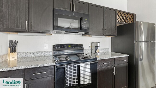 Building Photo - 650 S Main St