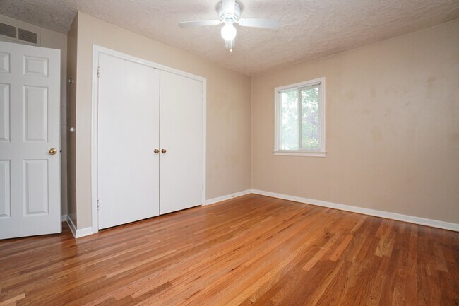 Building Photo - 1517 Chrisway Dr