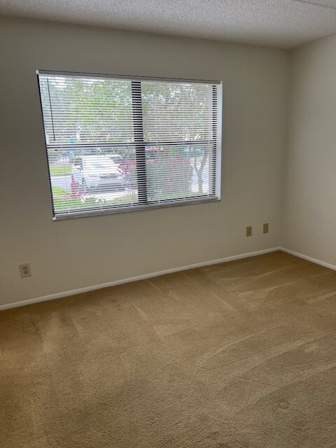 Building Photo - 111 Woodlake Wynde