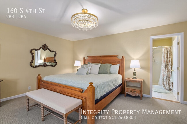 Building Photo - 160 S 4th St