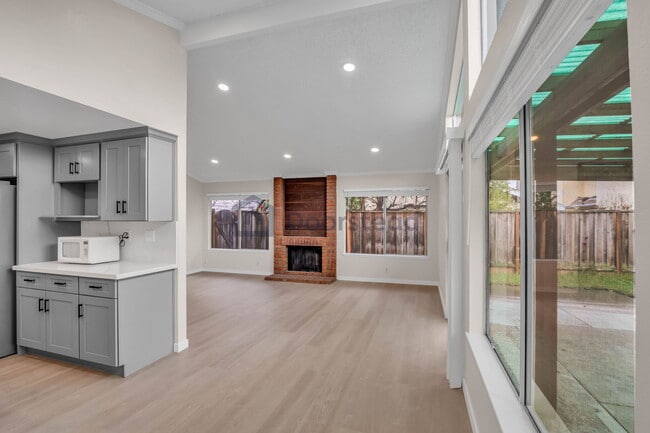 Building Photo - 4035 Egret Ct