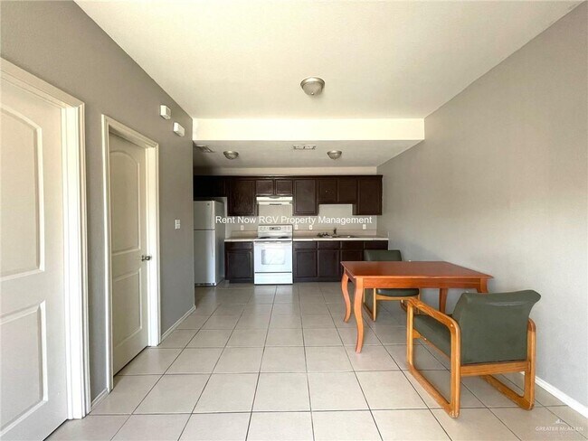 Building Photo - 12 Miroslava Ave