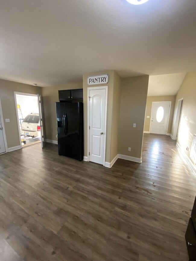 Building Photo - 328 Fairbanks Ave