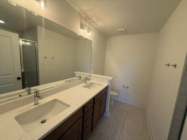 Building Photo - 15313 Sunray Aly