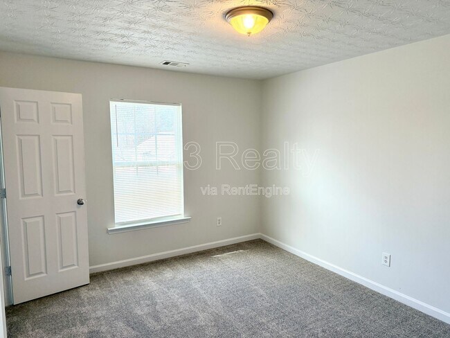 Building Photo - 150 Abenberg Ct