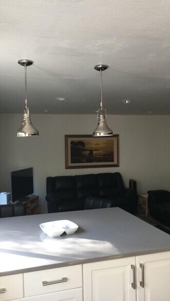 Building Photo - 135 Flame Dr