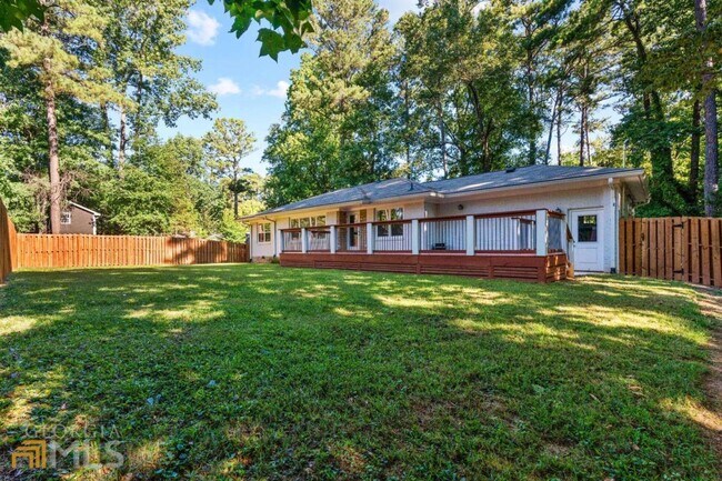 Building Photo - 1841 Gainsborough Dr