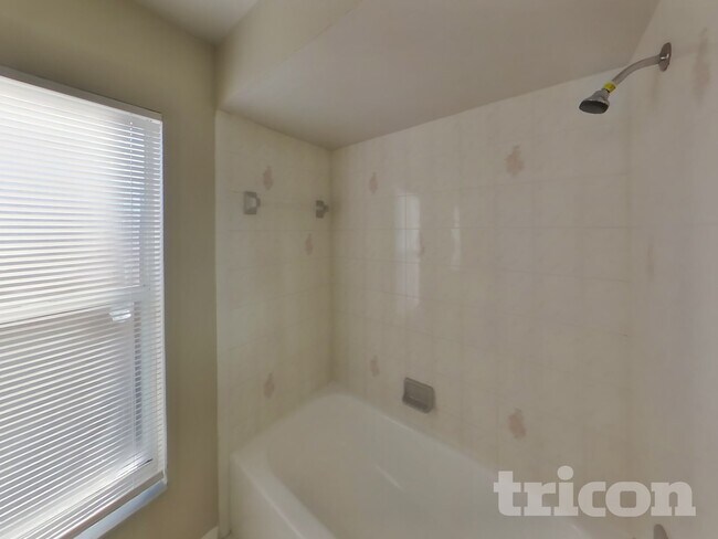 Building Photo - 14638 Coronado Dr