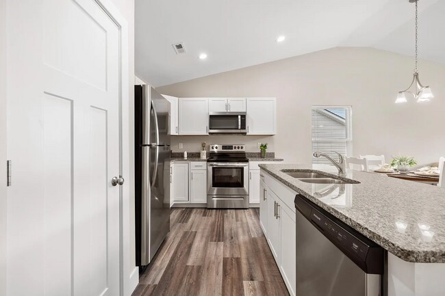 Interior Photo - The Cottages at Broken Chimney