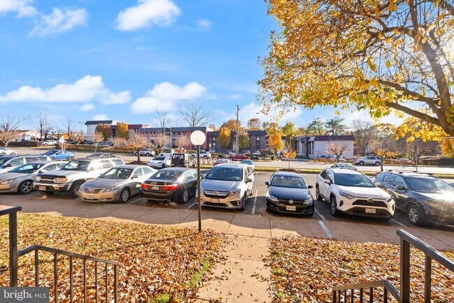 Building Photo - 9728 Kingsbridge Dr