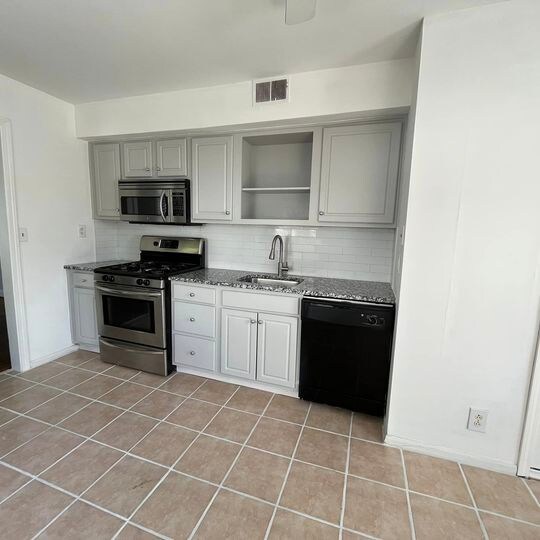 Building Photo - 3824 Staebler Ave