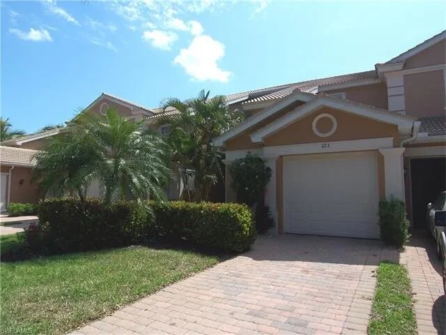 Garage - 28105 Mandolin Ct