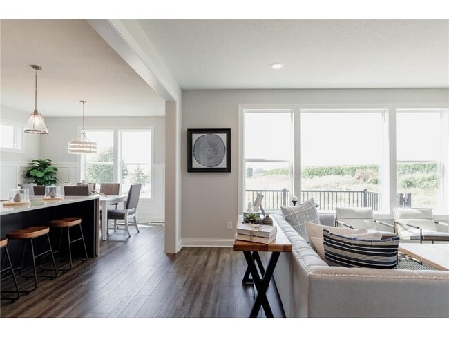 Building Photo - 1811 Fallbrooke Dr