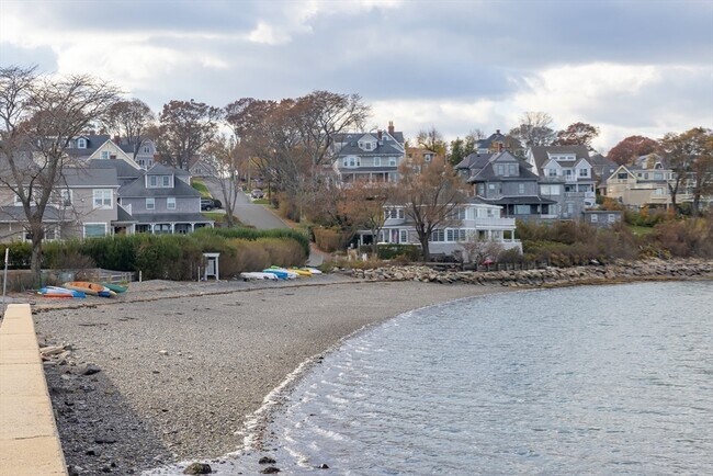 Building Photo - 25 Cushing Ave