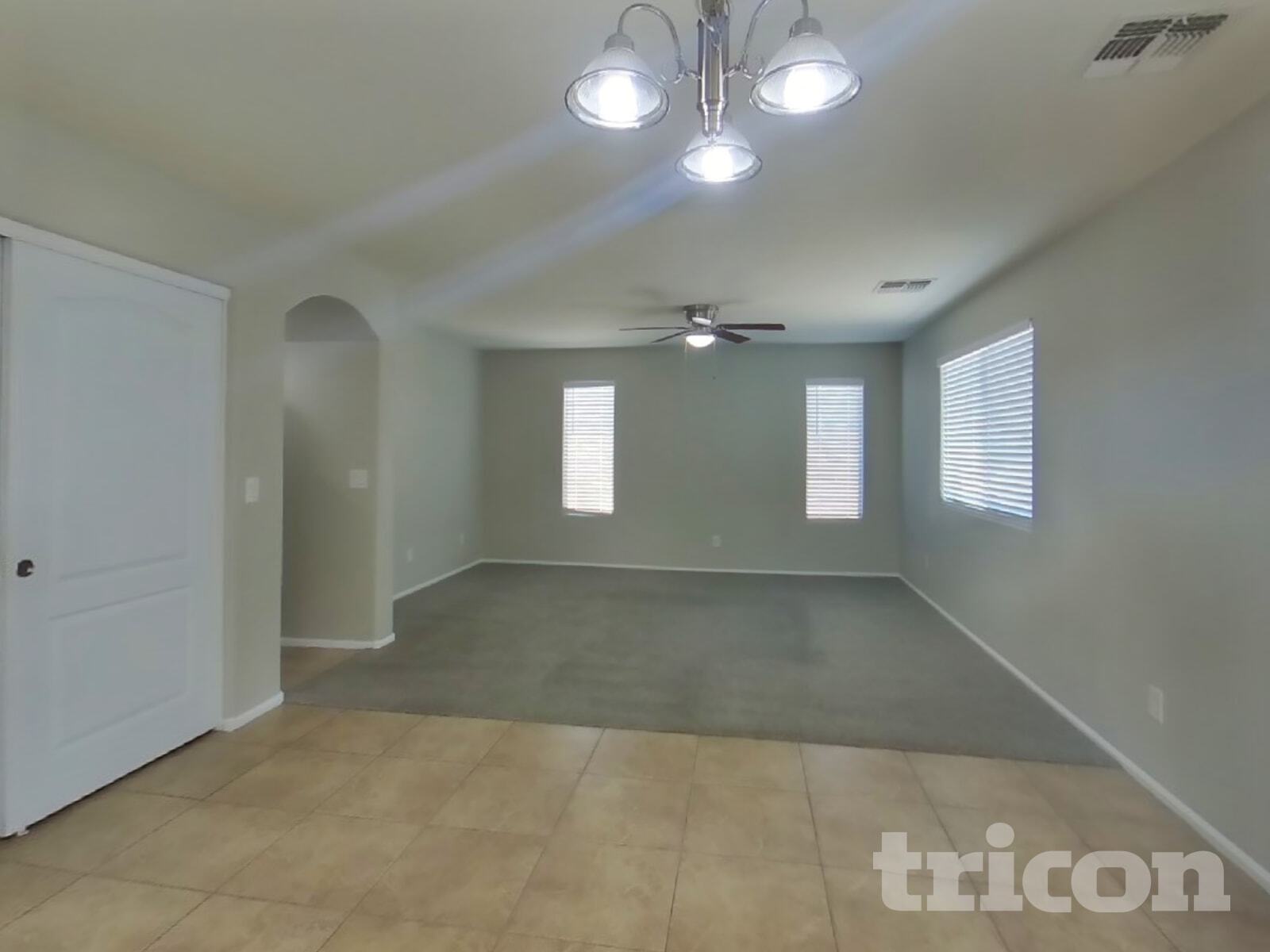 Building Photo - 930 W Mesquite Tree Ln