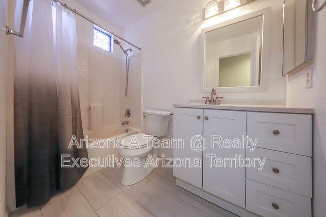 Building Photo - 3067 S Beck Dr