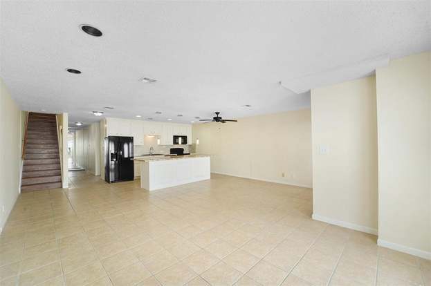 Building Photo - 8416 Seawall Blvd