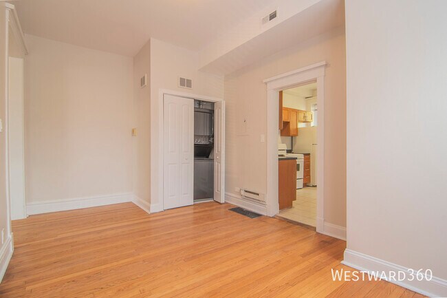 Building Photo - 1548 N Homan-1-3