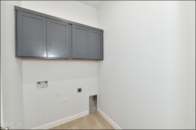 Building Photo - 142 Ruth Trl