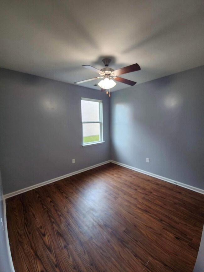 Building Photo - 884 Hayes Point Cir