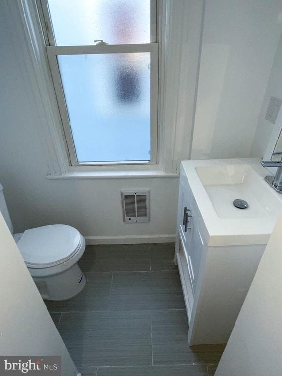 Building Photo - 325 N Burlington St