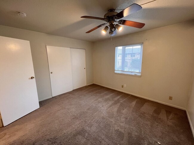 Building Photo - Spacious 1 Bedroom 1 Bath in the heart of Coralville!