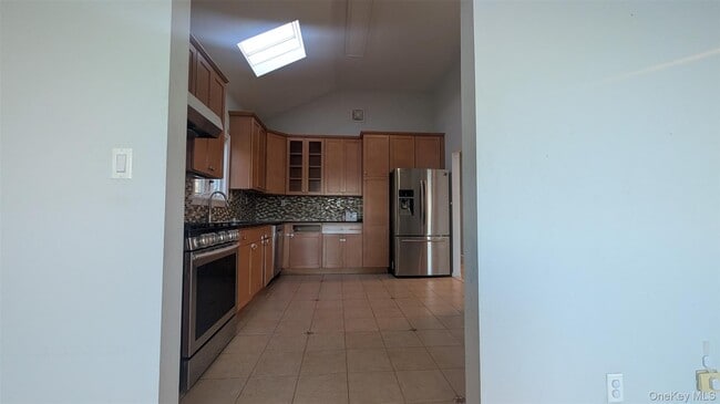 Building Photo - 150-95 Powells Cove Blvd