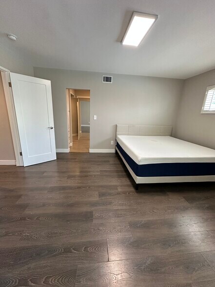 Building Photo - 5741 Larryan Dr