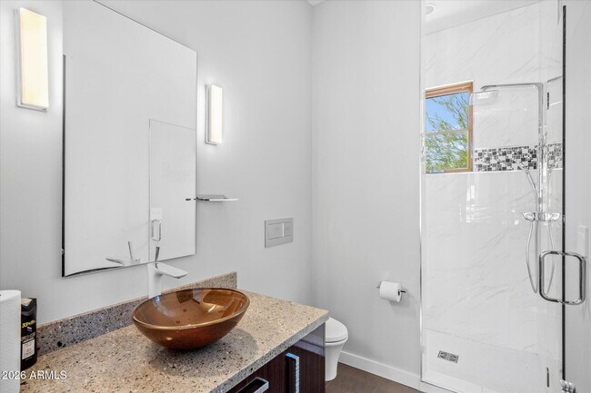 Building Photo - 9979 E Toms Thumb