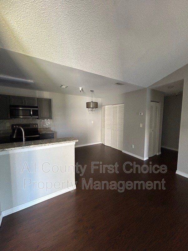 Building Photo - 10263 Gandy Blvd N