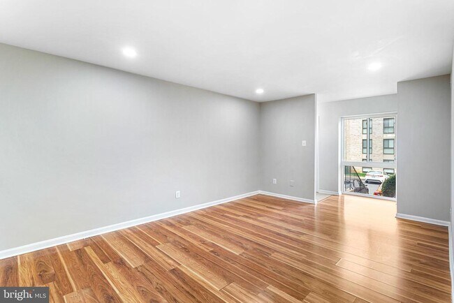 Building Photo - 6155 Edsall Rd