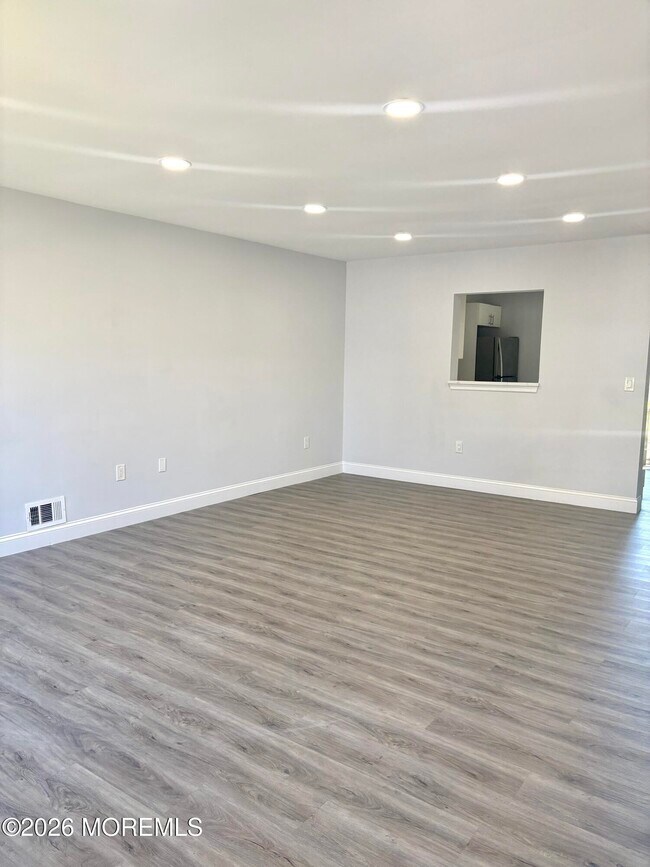 Building Photo - 709 Lady Slipper Ct
