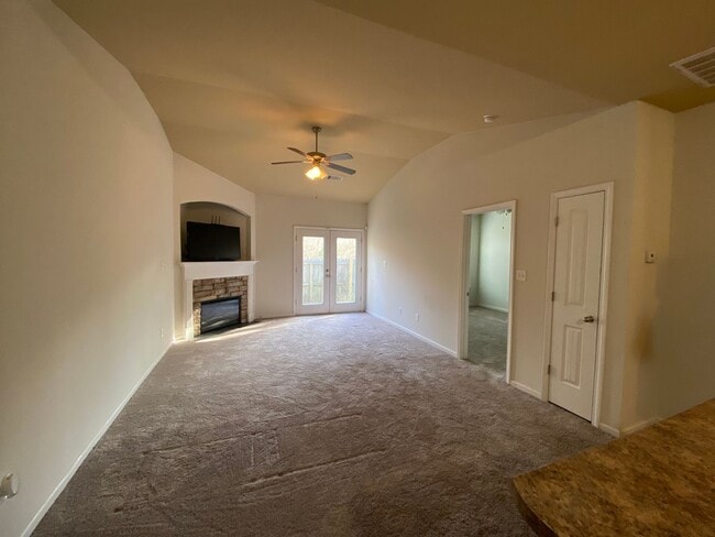 Building Photo - Low Maintenance, 2 Bedroom, 2 Bath Townhom...