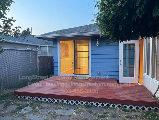 Building Photo - 1630 SW 15th Ave