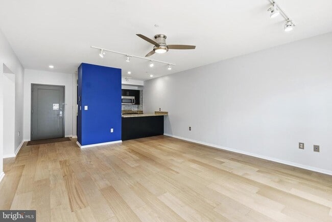 Building Photo - 1200 Steuart St