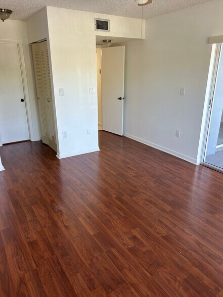 Building Photo - 8600 SW 212th St