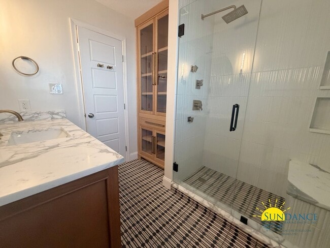 Building Photo - Exquisite Designer Home in Central Fort Walton Beach