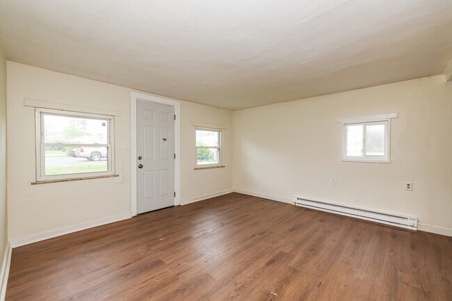 Building Photo - 148 Burgess Ave