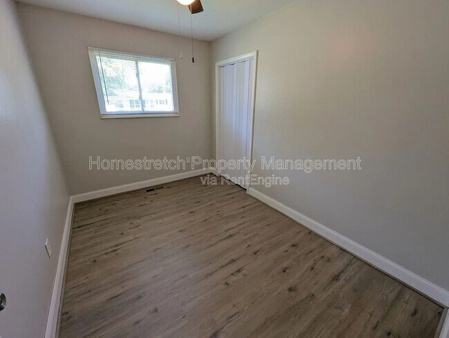 Building Photo - 1700 Kay Dr