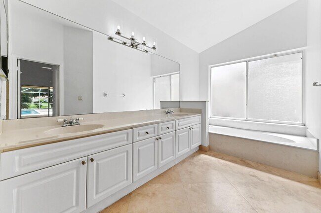 Building Photo - 6740 Brookhurst Cir
