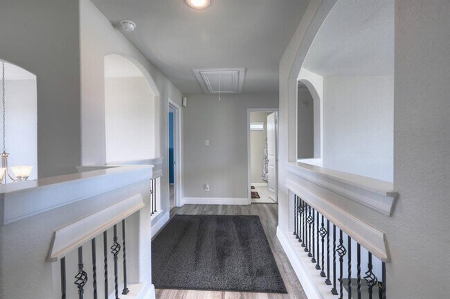 Building Photo - 5555 Casa Martin Dr