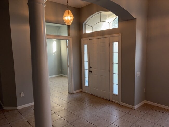 Building Photo - 6005 Jessica Dr